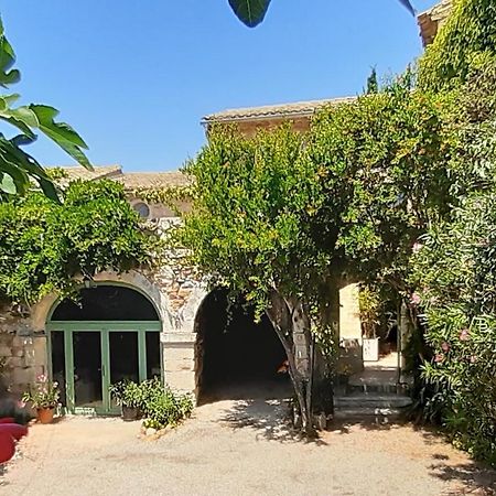 Mas Luis Alvarez La Capelle-et-Masmolene エクステリア 写真